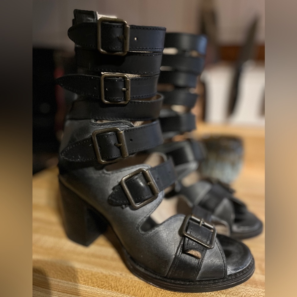 Freebird Bond distressed black/grey size 7